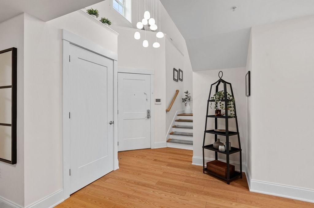Interior, Pendant Lights, Wood Texture Flooring