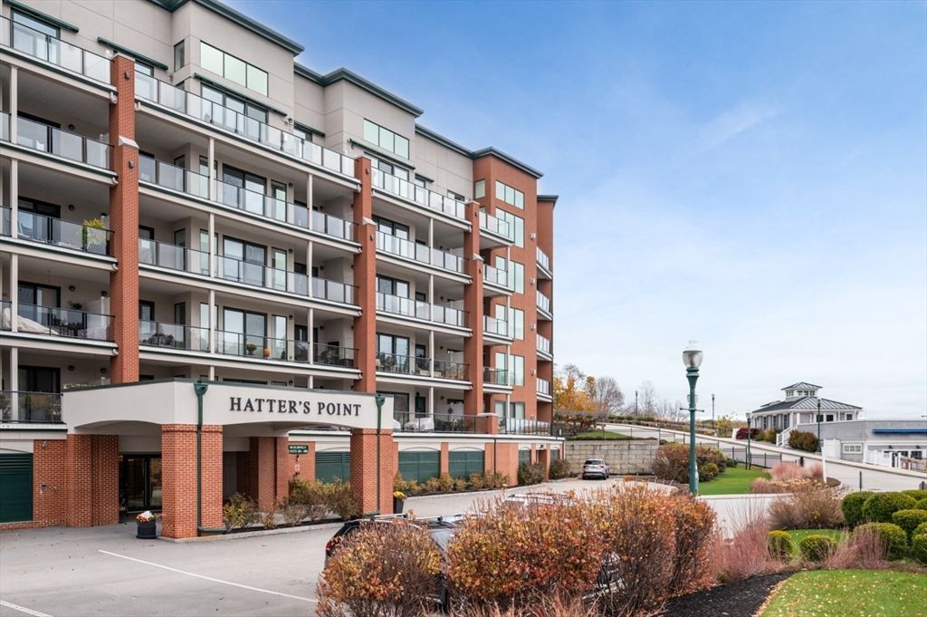 Exterior, Facade, Condo Building