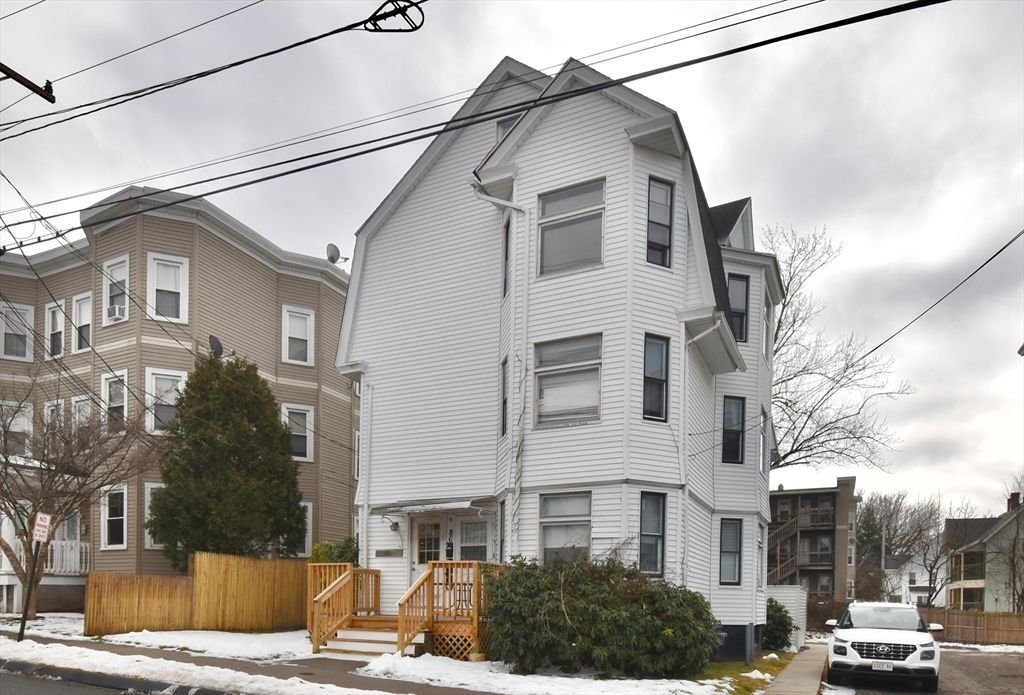 Exterior, Facade, Queen Anne Victorian