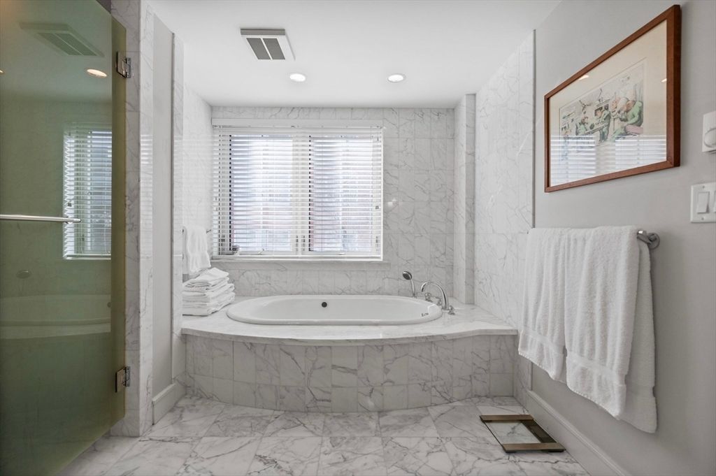 Bathroom, Interior, Marble, Marble Walls, Recessed Lighting