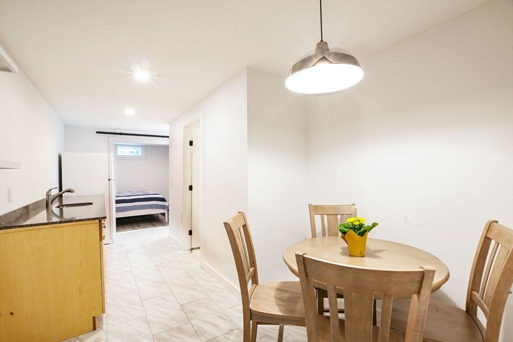 Bedroom, Dining room, Interior, Marble, Pendant Lights, Recessed Lighting