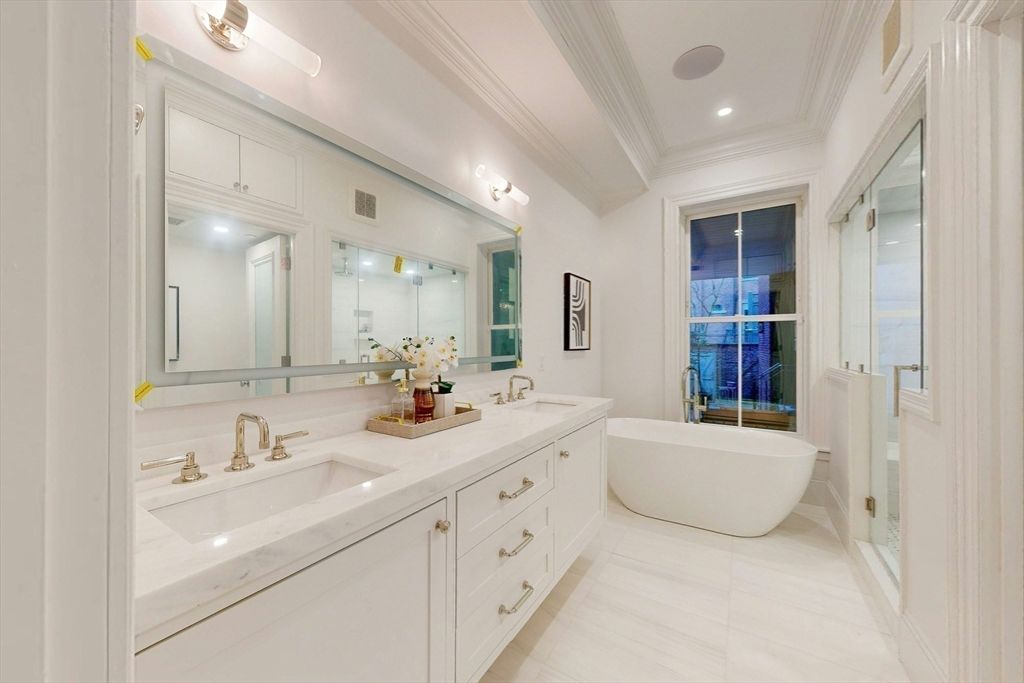 Bathroom, Dual Sink Vanities, Free Standing Baths, Interior, Recessed Lighting