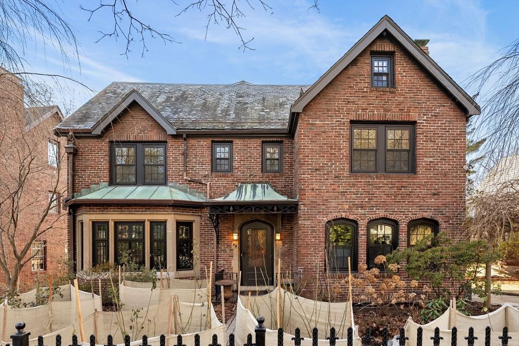 Exterior, Facade, Brick Facade, Brick Traditional