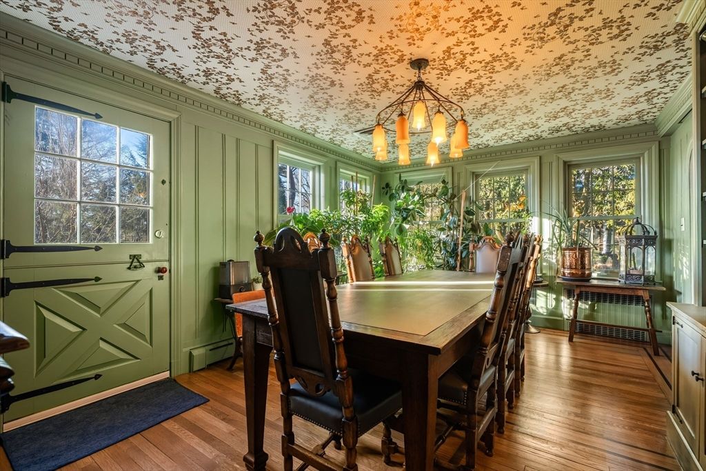 Dining room, Interior, Wood Texture Flooring