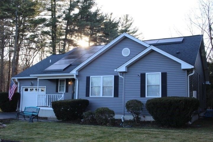 Attached, Exterior, Facade, Solar Panels, American Craftsman