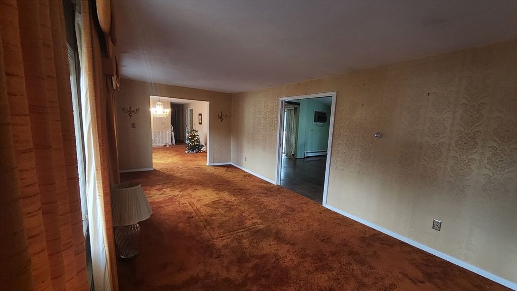 Empty room, Interior, Pendant Lights