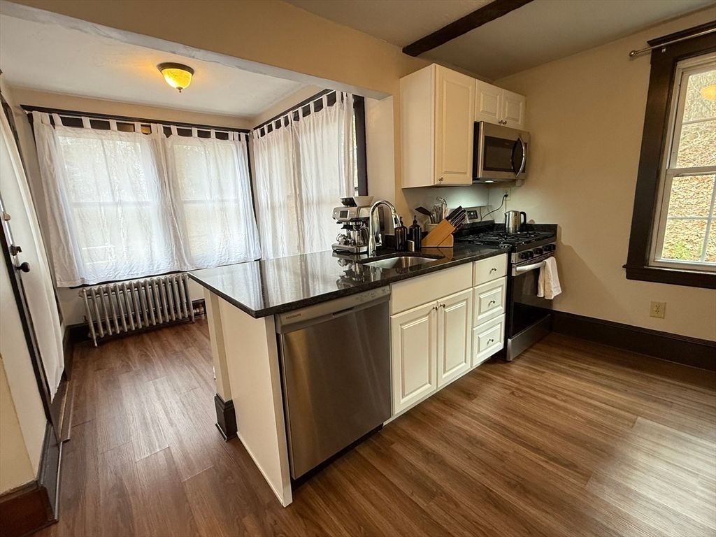 Dining room, Interior, Kitchen, Stainless Steel Appliances, Wood Texture Flooring