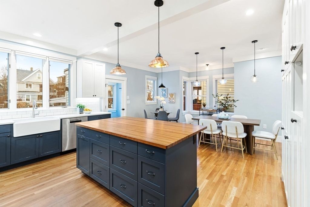 Dining room, Interior, Kitchen, Pendant Lights, Recessed Lighting, Wood Texture Flooring