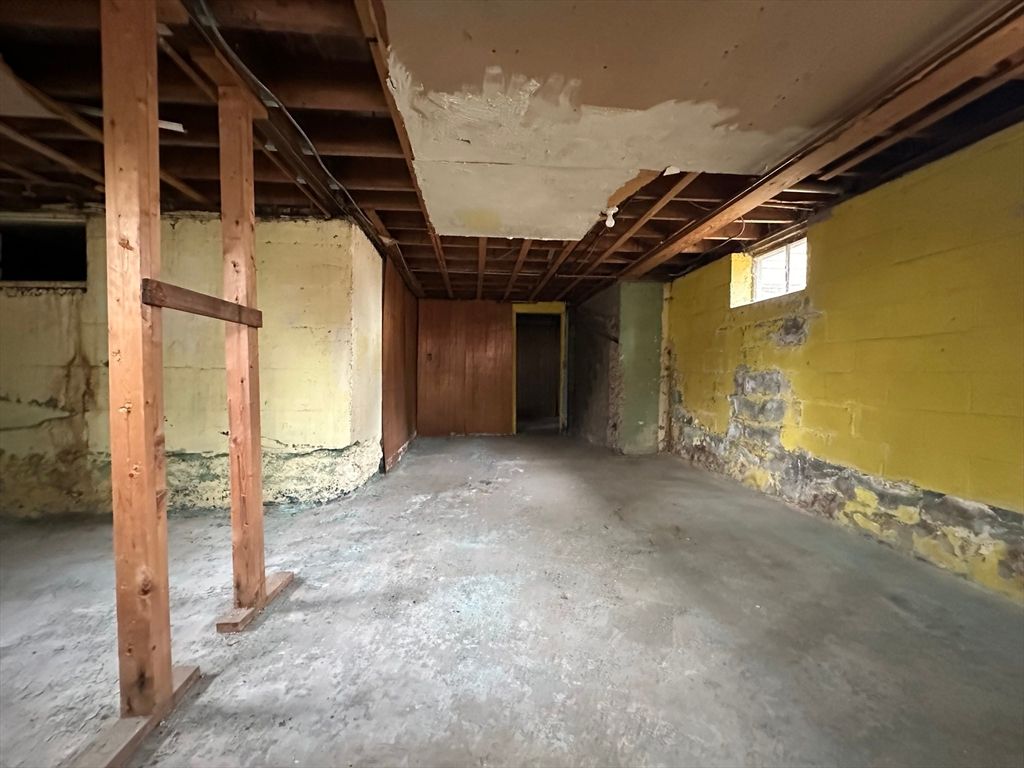 Interior, Wooden Beams