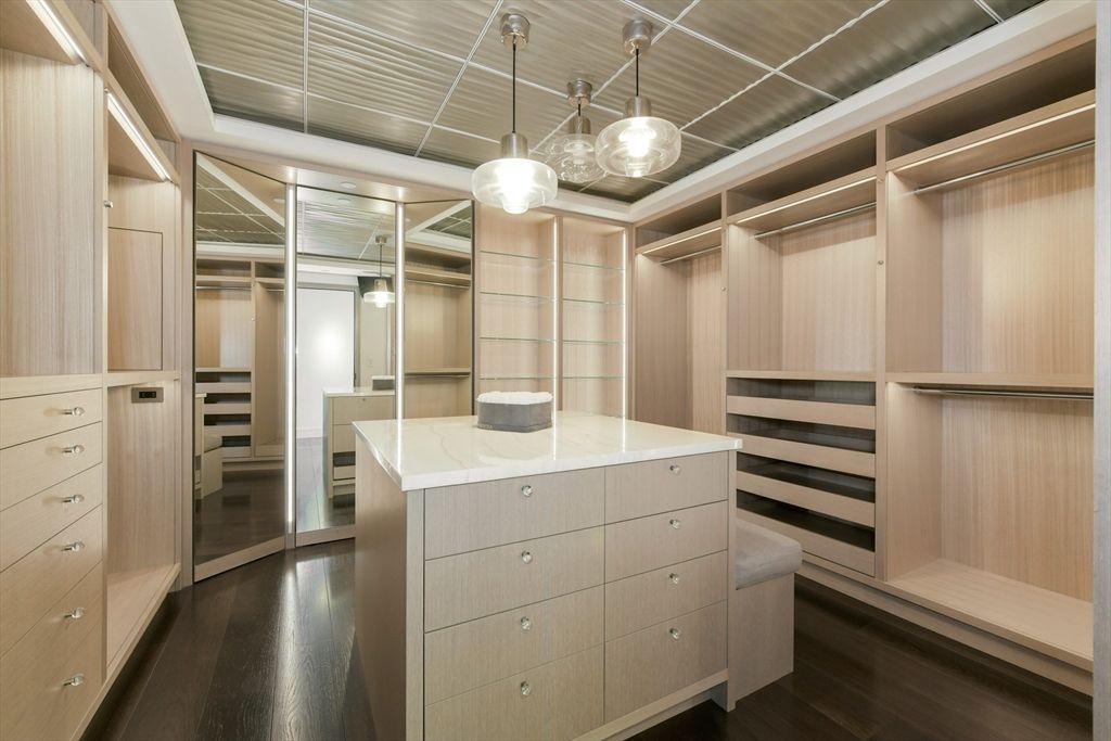 Interior, Pendant Lights, Walk-in Closets, Wood Texture Flooring