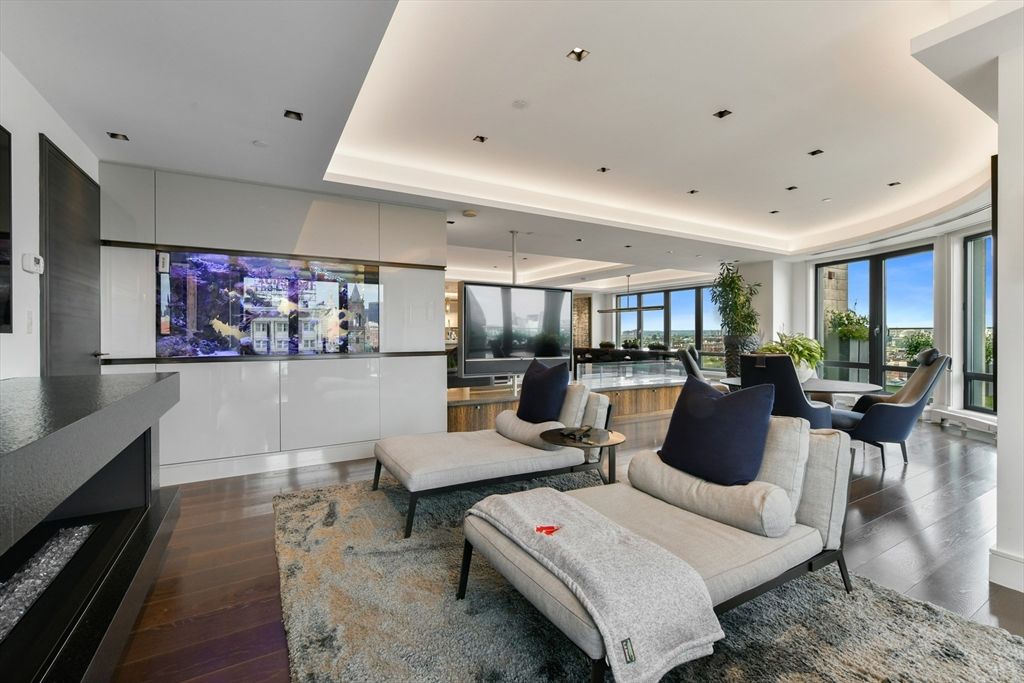 Dining room, Interior, Living room, Recessed Lighting, Wood Texture Flooring