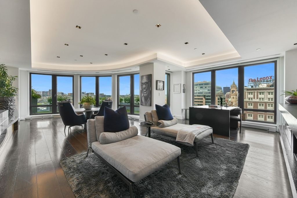 Dining room, Interior, Living room, Recessed Lighting, Wood Texture Flooring