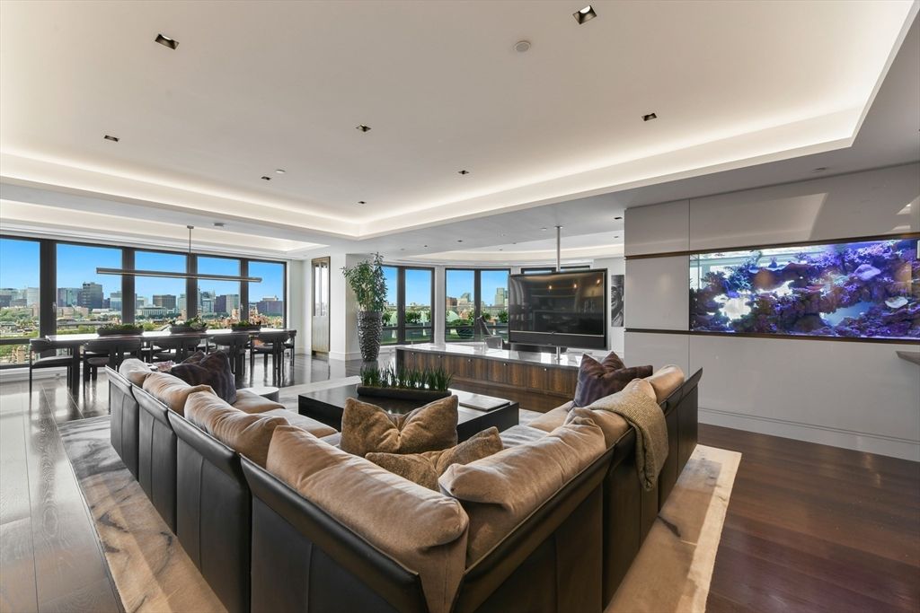 Dining room, Interior, Living room, Pendant Lights, Recessed Lighting, Wood Texture Flooring