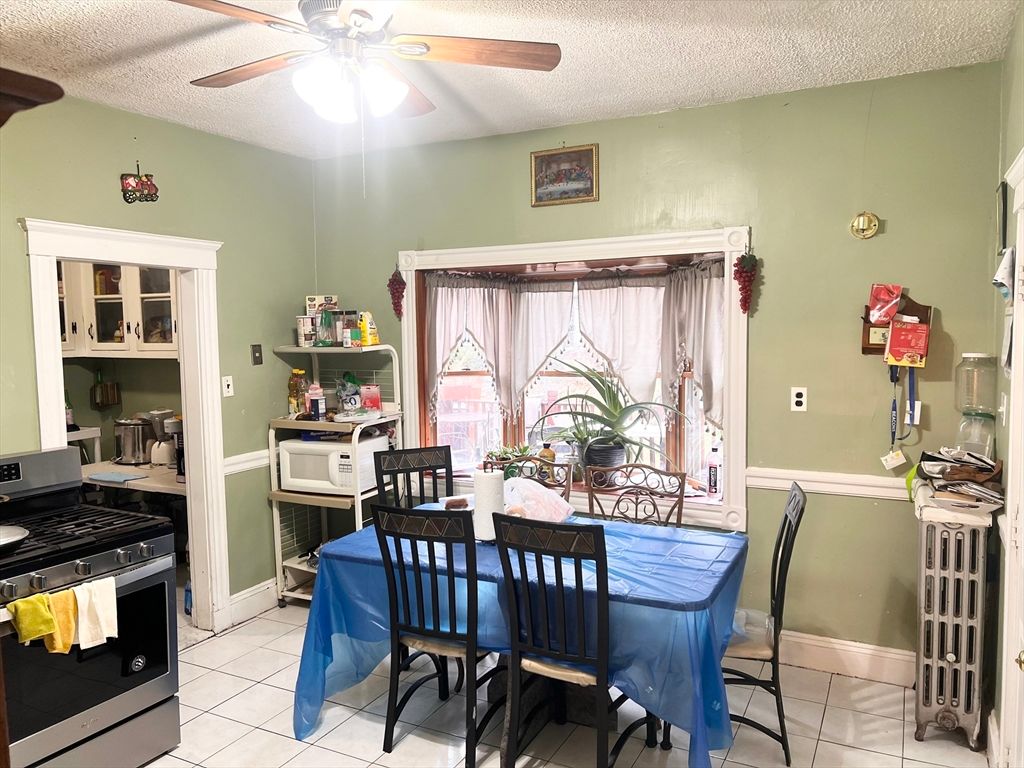 Dining room, Interior