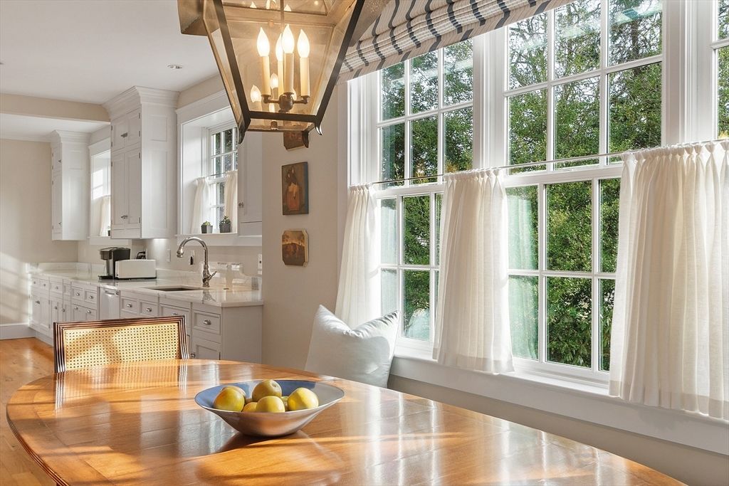 Chandelier, Dining room, Interior, Kitchen, Wood Texture Flooring