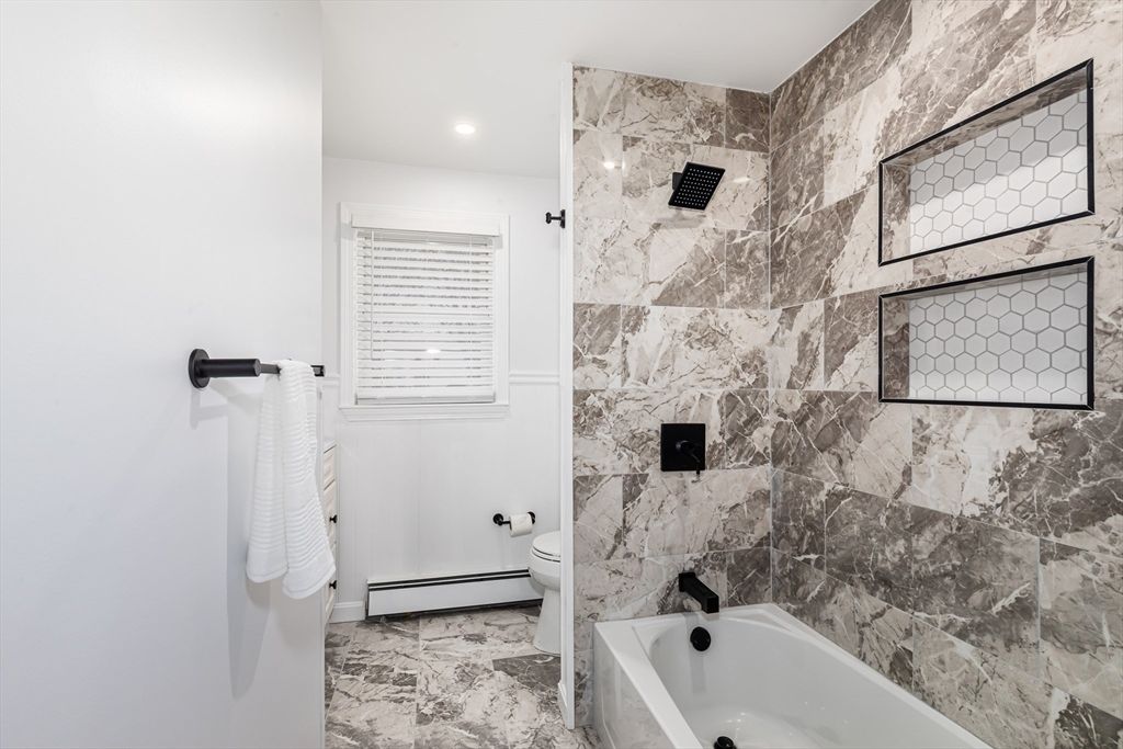 Bathroom, Interior, Marble, Marble Walls, Recessed Lighting