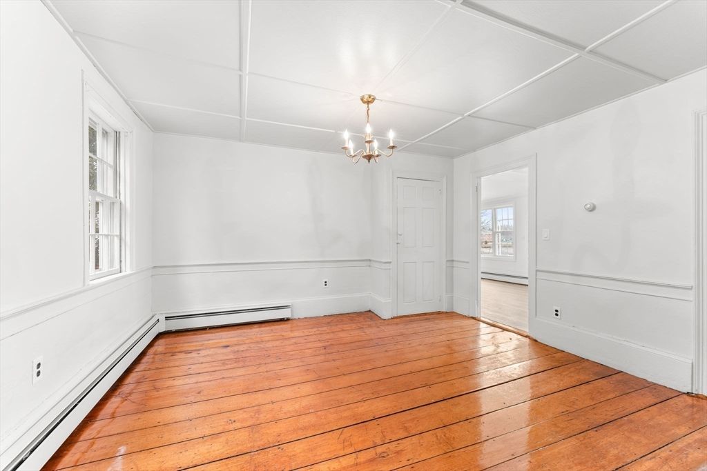 Chandelier, Empty room, Interior, Wood Texture Flooring