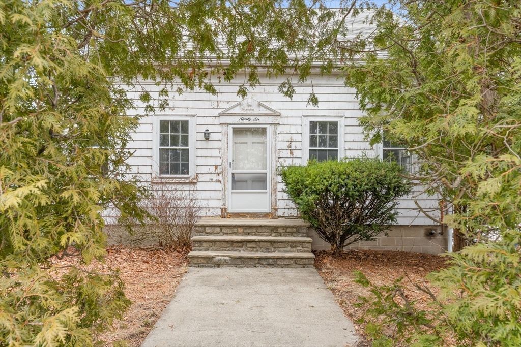 Exterior, Facade, Georgian