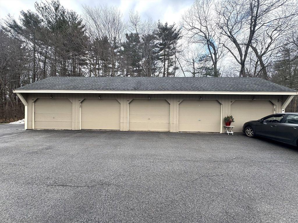 Detached Garage, Exterior
