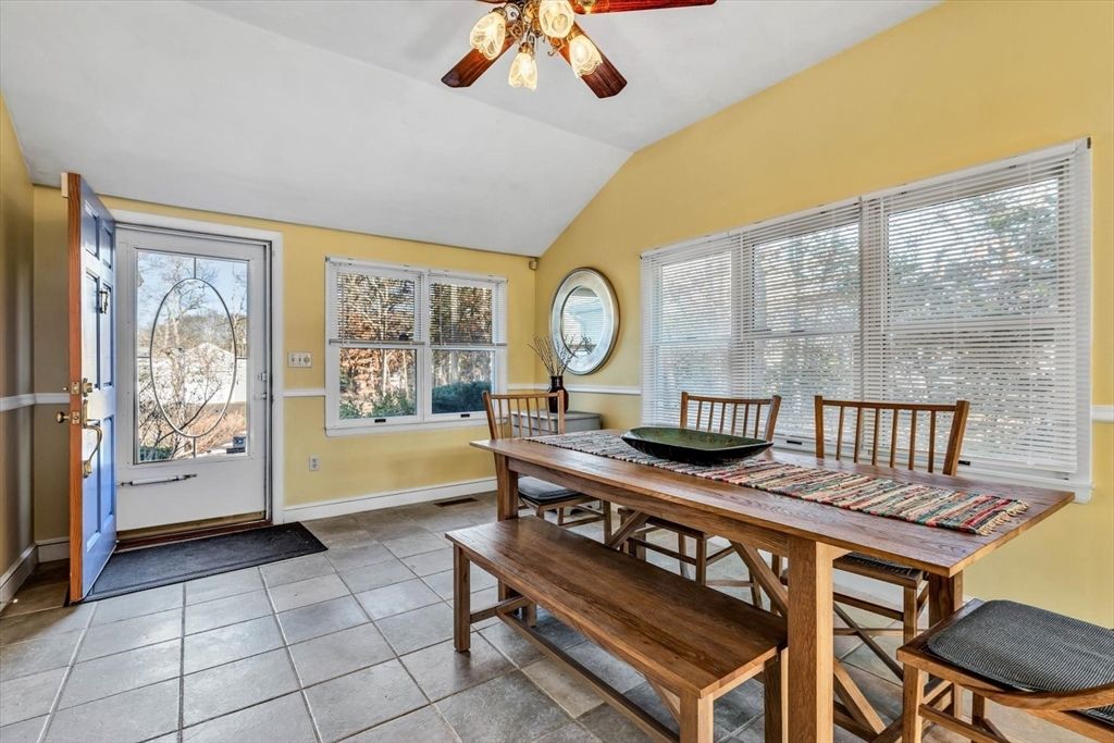 Dining room, Interior