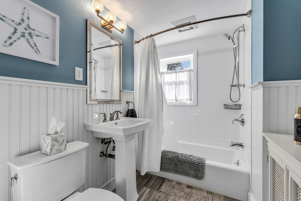 Bathroom, Interior, Wood Texture Flooring