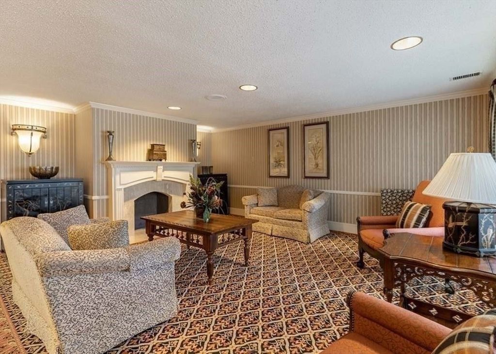 Fireplace, Interior, Living room, Recessed Lighting