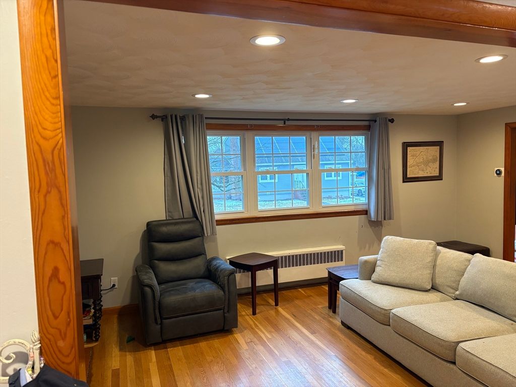 Interior, Recessed Lighting, Water, Wood Texture Flooring