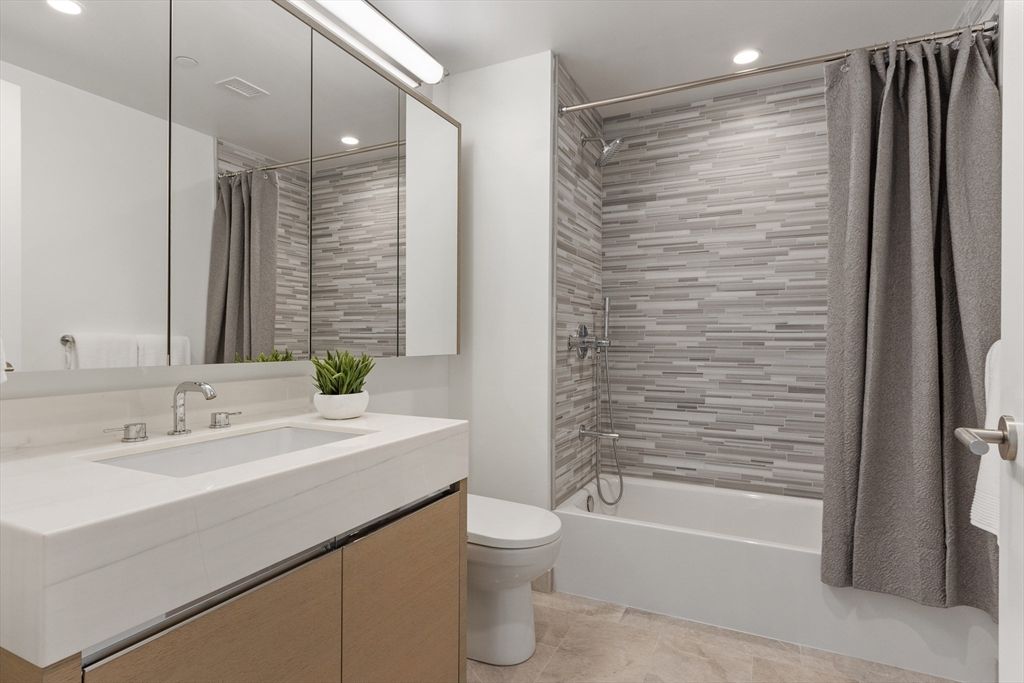 Bathroom, Interior, Recessed Lighting