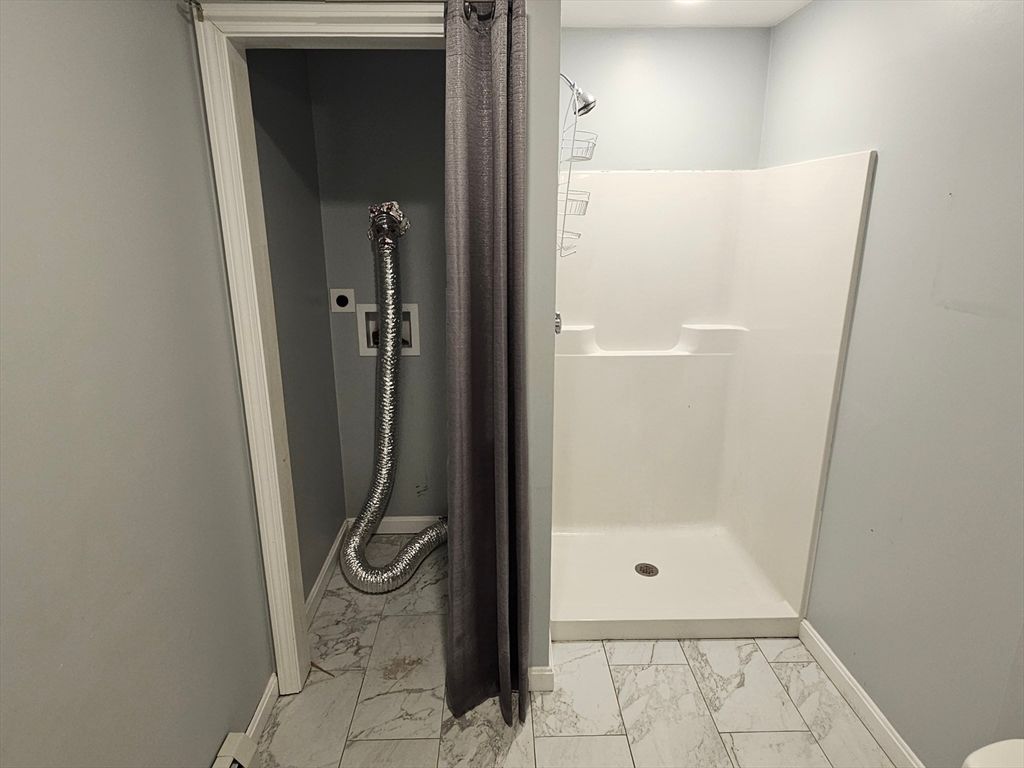 Bathroom, Interior, Marble, Recessed Lighting