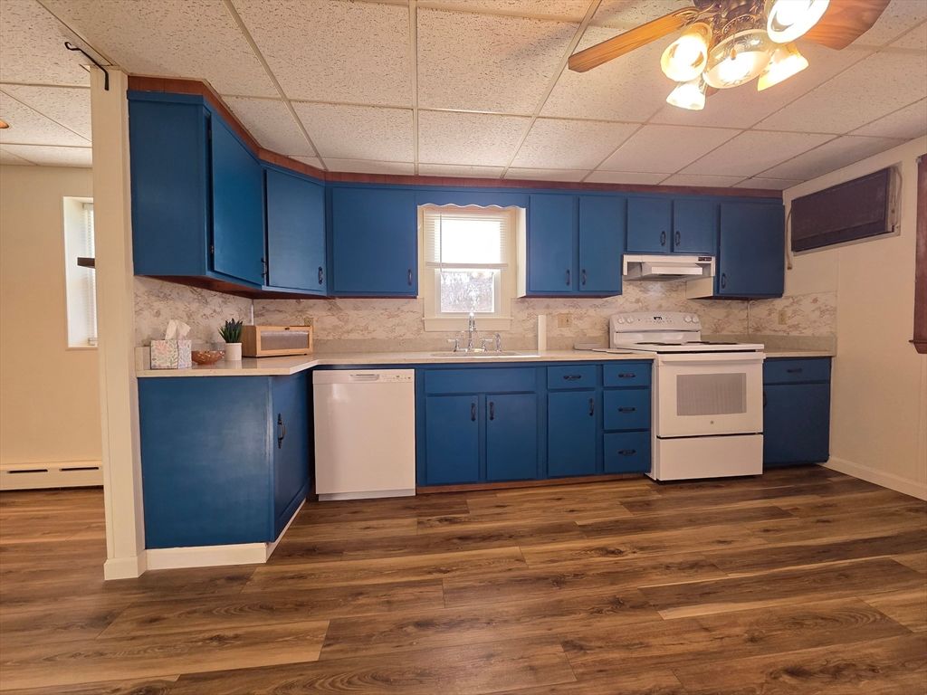 Interior, Kitchen, Wood Texture Flooring