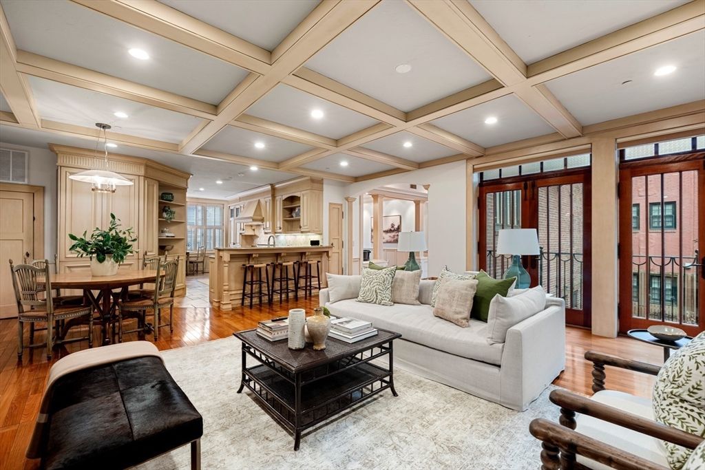 Dining room, Interior, Living room, Pendant Lights, Recessed Lighting, Wood Texture Flooring