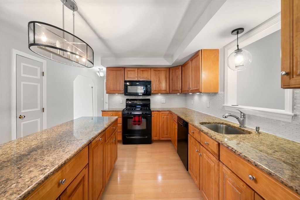 Interior, Kitchen, Pendant Lights, Wood Texture Flooring