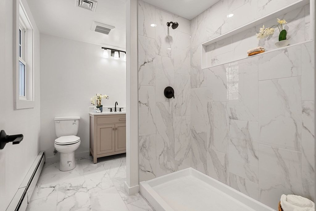Bathroom, Interior, Marble, Marble Walls, Recessed Lighting