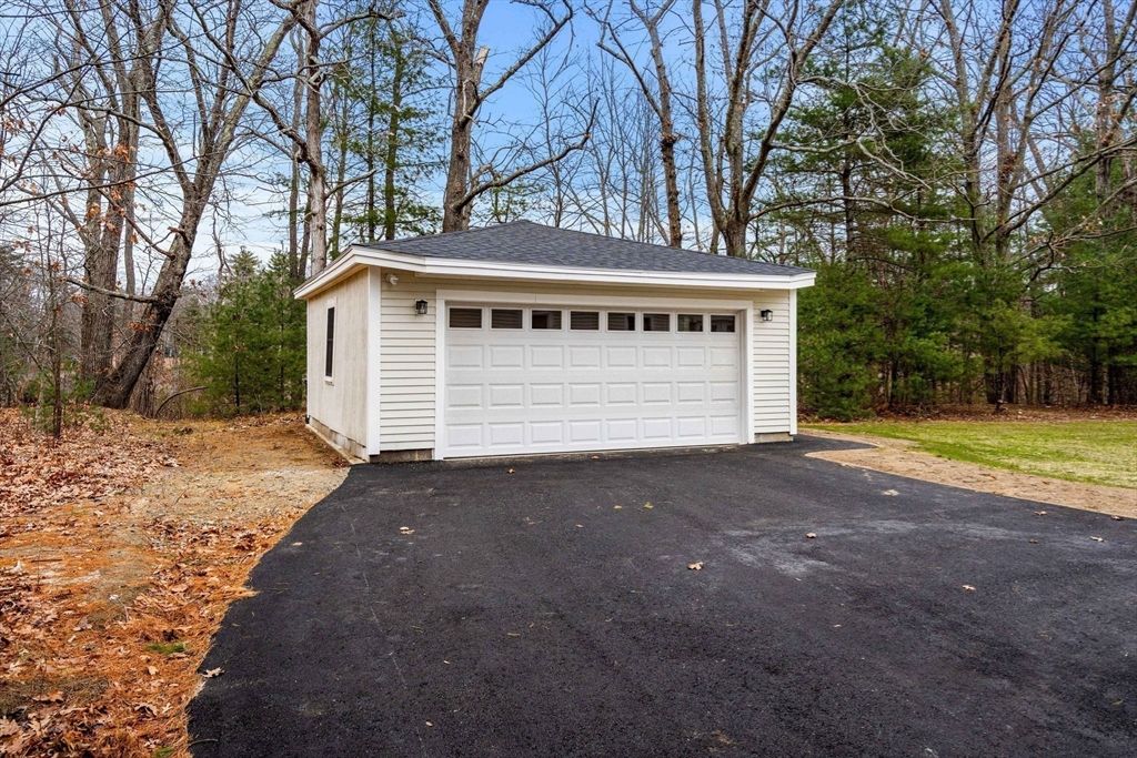 Detached Garage, Exterior