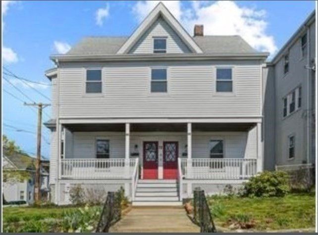 Exterior, Facade, American Foursquare