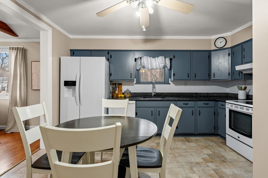 Dining room, Interior, Kitchen