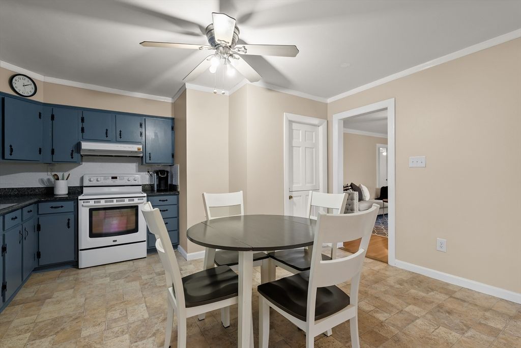 Dining room, Interior, Kitchen, Stainless Steel Appliances