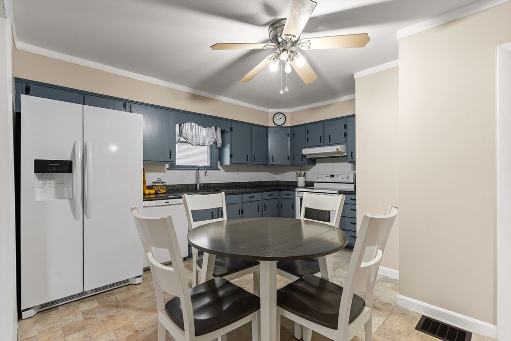Dining room, Interior, Kitchen