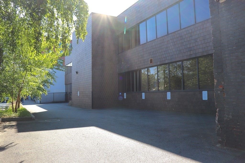 Exterior, Facade, Modern