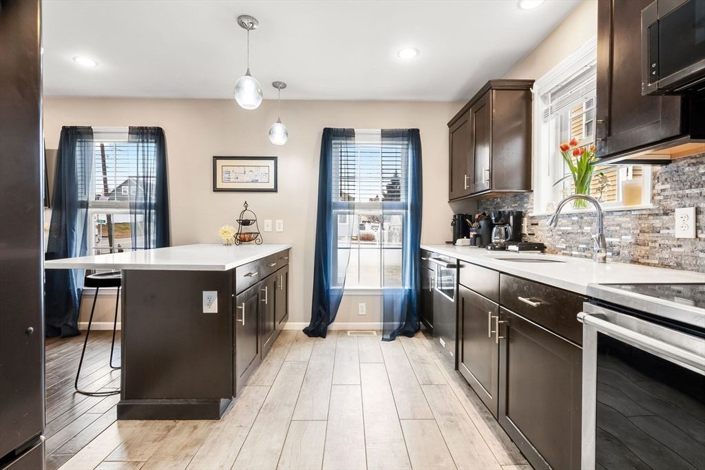 Interior, Kitchen, Pendant Lights, Recessed Lighting, Wood Texture Flooring