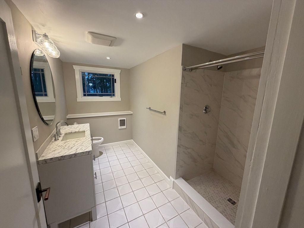 Bathroom, Interior, Marble Walls, Recessed Lighting