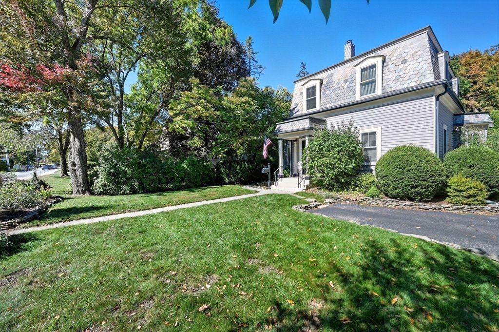 Exterior, Facade, Cape Cod