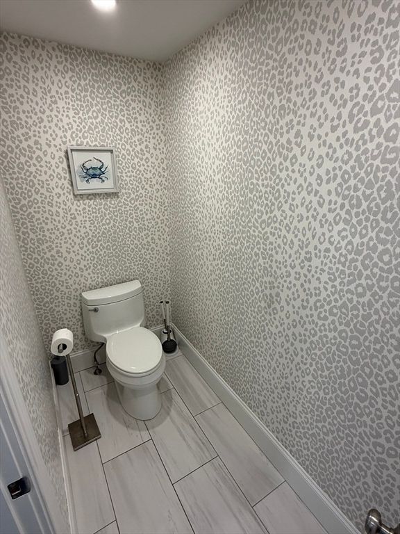 Bathroom, Interior, Marble, Recessed Lighting