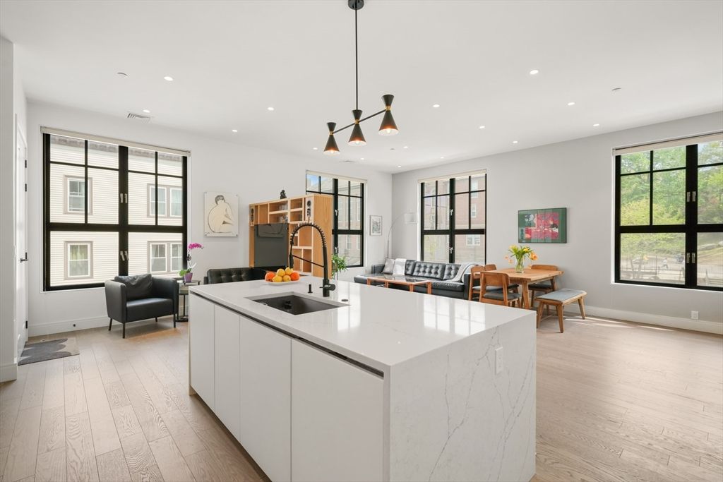 Dining room, Interior, Kitchen, Pendant Lights, Recessed Lighting, Wood Texture Flooring