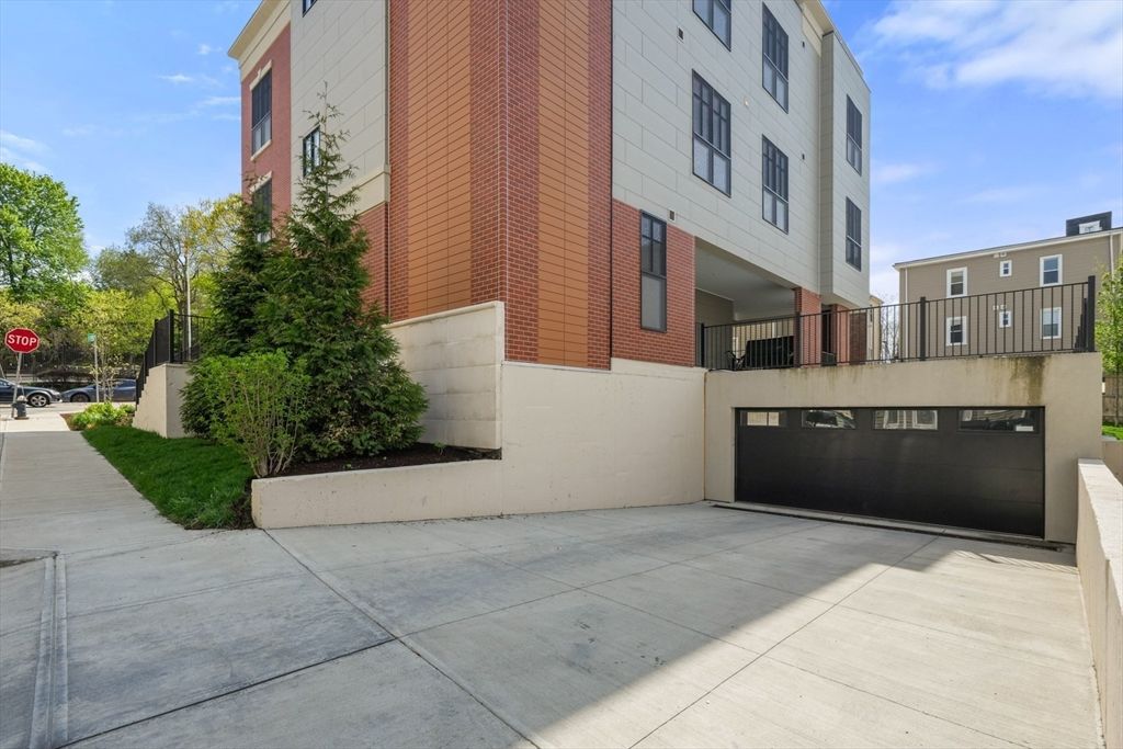 Attached, Exterior, Facade, Brick Facade, Rowhouse