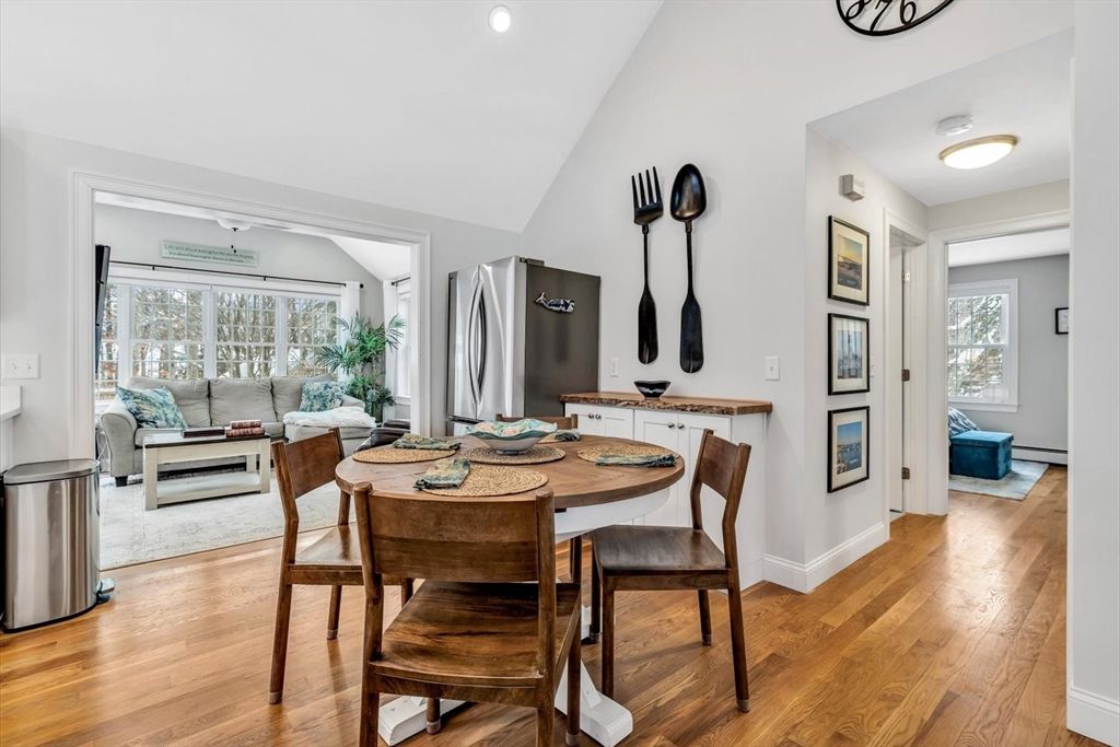 Dining room, Interior, Living room, Recessed Lighting, Wood Texture Flooring