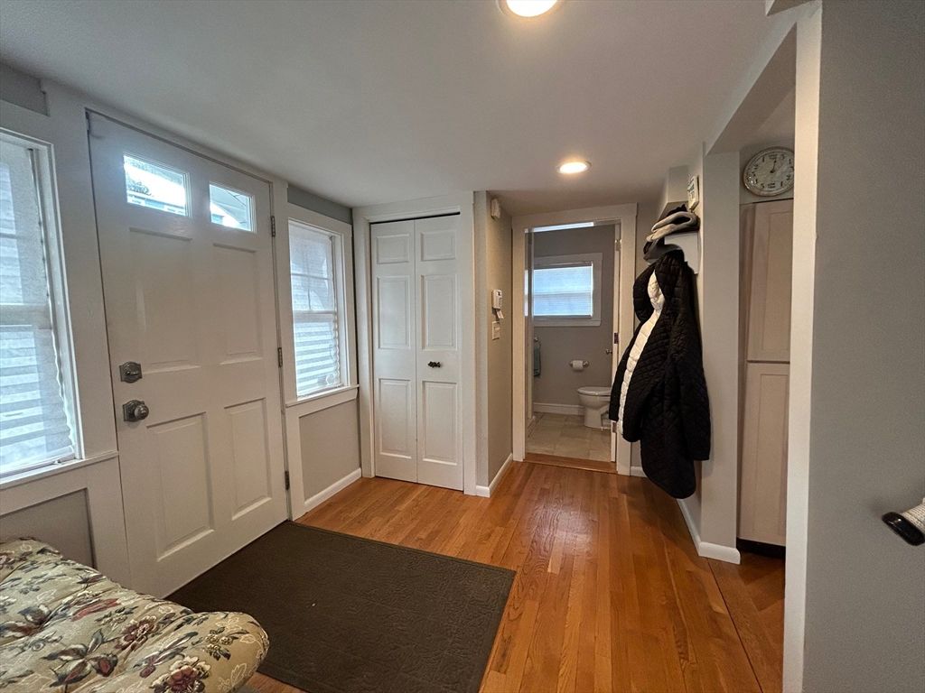 Bathroom, Interior, Recessed Lighting, Wood Texture Flooring
