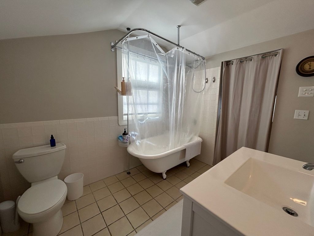 Bathroom, Free Standing Baths, Interior