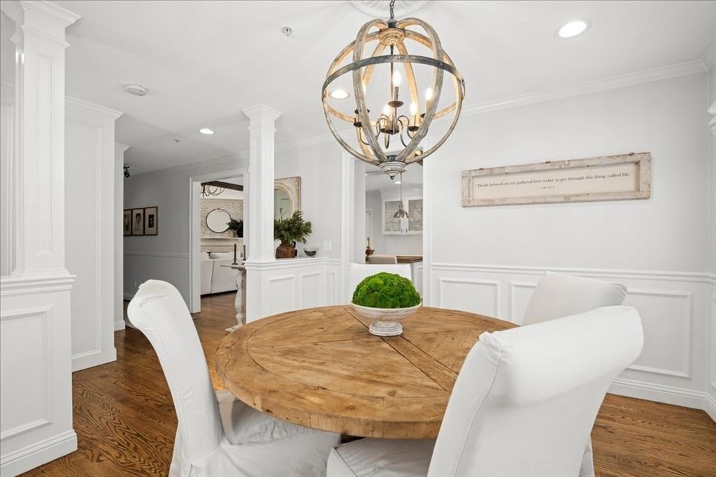 Chandelier, Dining room, Interior, Recessed Lighting, Wood Texture Flooring