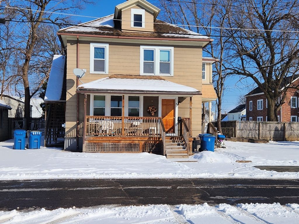 Exterior, Facade, American Foursquare